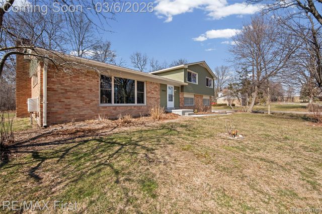 2864 Colonial Trail, Bloomfield Hills, MI 48304