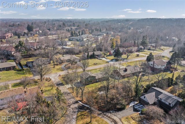 2864 Colonial Trail, Bloomfield Hills, MI 48304