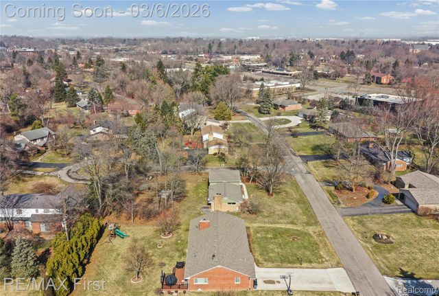 2864 Colonial Trail, Bloomfield Hills, MI 48304