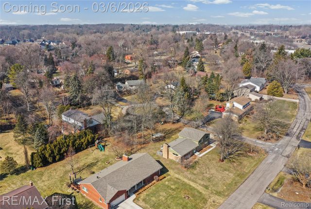 2864 Colonial Trail, Bloomfield Hills, MI 48304