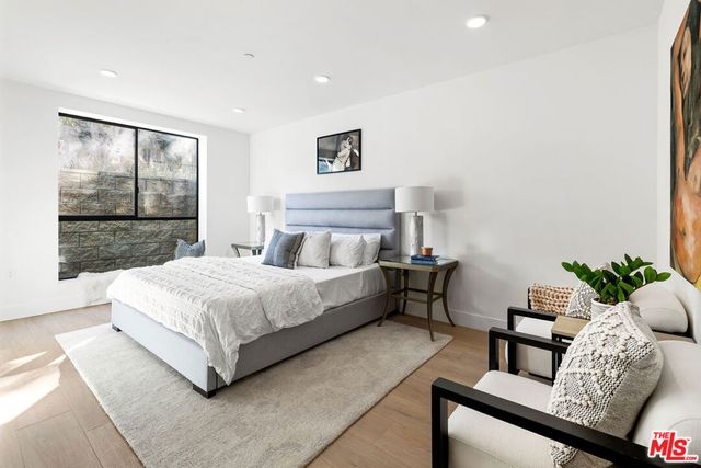 3649 Regal Place 102, Los Angeles, CA 90068