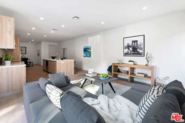 3649 Regal Place 102, Los Angeles, CA 90068