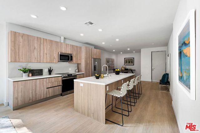 3649 Regal Place 102, Los Angeles, CA 90068