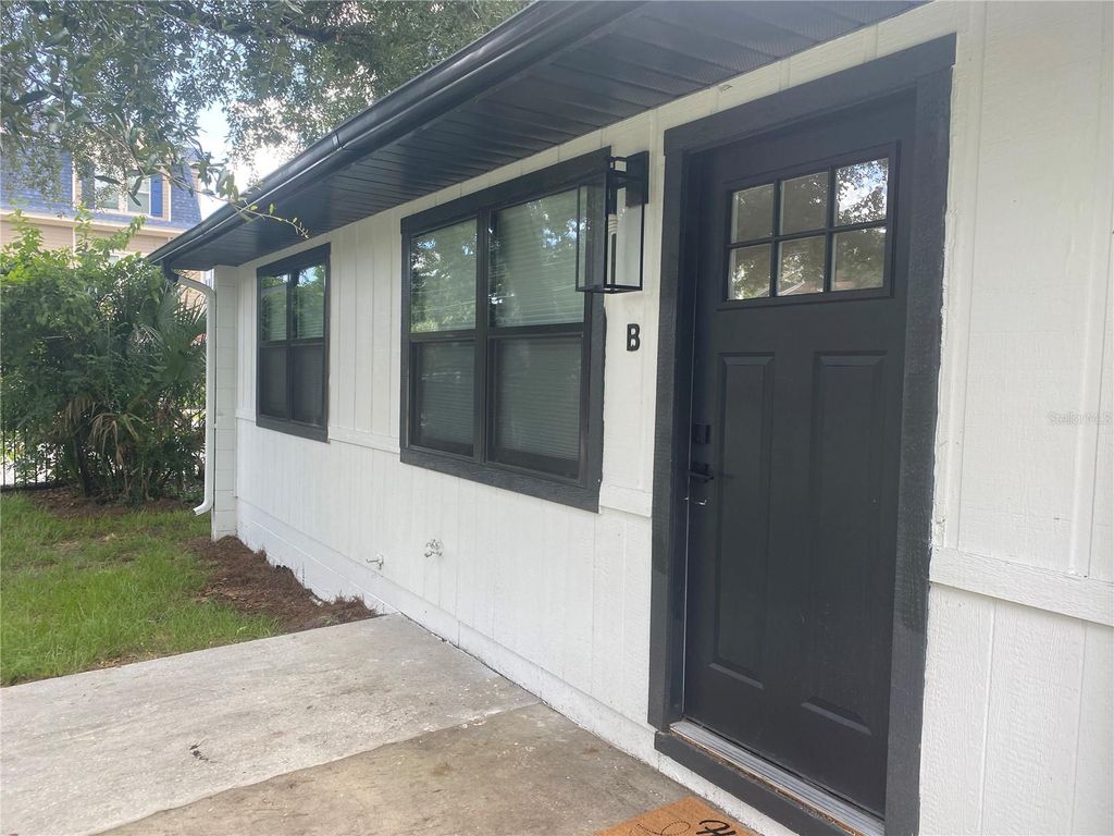 704 ANGELINA LANE B, Lakeland, FL 33801