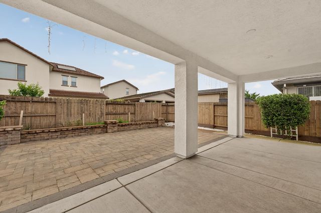 7487 Tapiro Way, Sacramento, CA 95829
