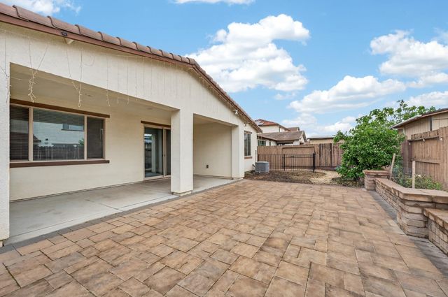 7487 Tapiro Way, Sacramento, CA 95829