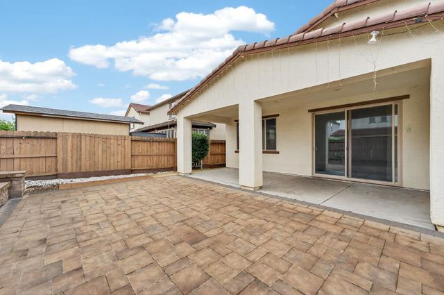 7487 Tapiro Way, Sacramento, CA 95829