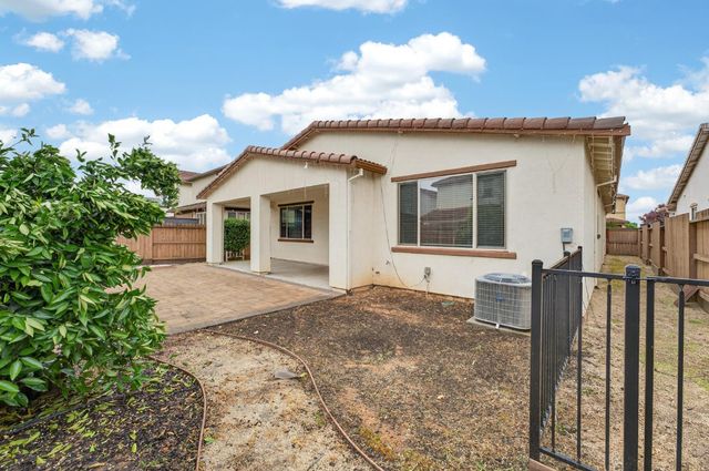 7487 Tapiro Way, Sacramento, CA 95829