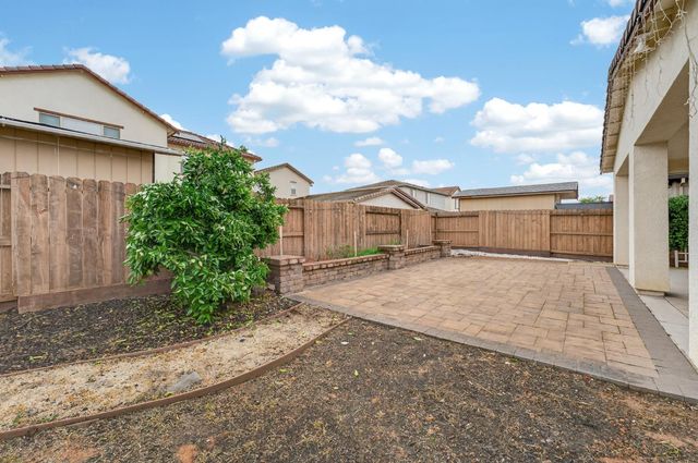 7487 Tapiro Way, Sacramento, CA 95829