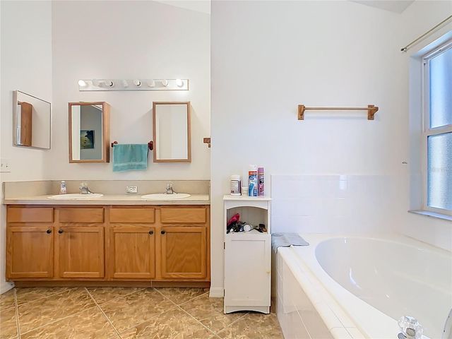 230 HALSTEAD DRIVE, Davenport, FL 33897