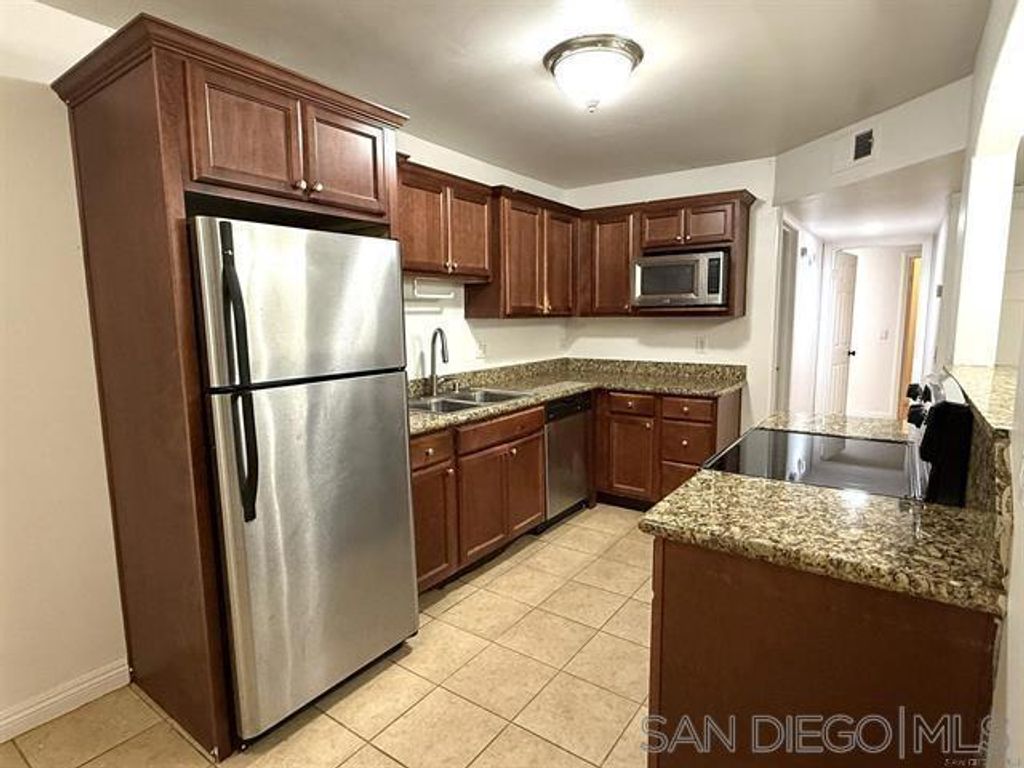 550 Graves Ave 20, El Cajon, CA 92020 — photo 2