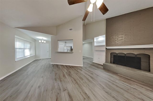 26 Pinewood Forest Court, Spring, TX 77381