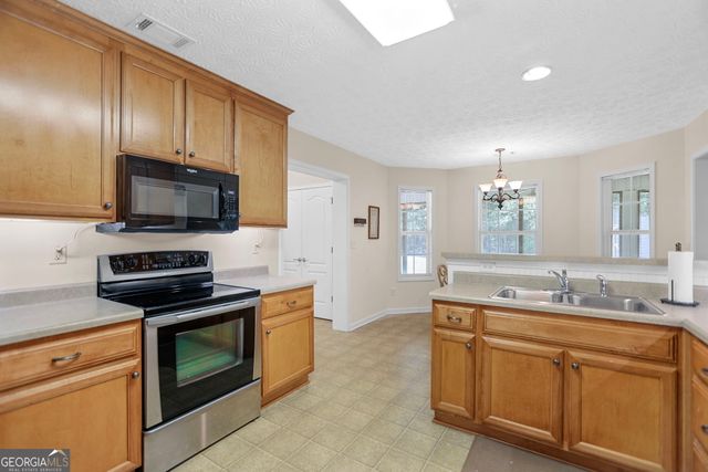 892 Brooks Woolsey Road, Brooks, GA 30205