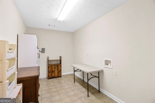892 Brooks Woolsey Road, Brooks, GA 30205