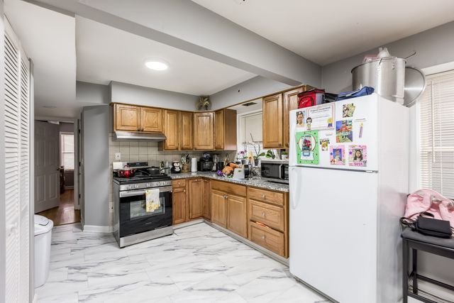 5038 N HARDING Avenue, Chicago, IL 60625