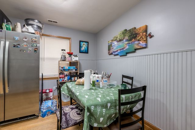5038 N HARDING Avenue, Chicago, IL 60625