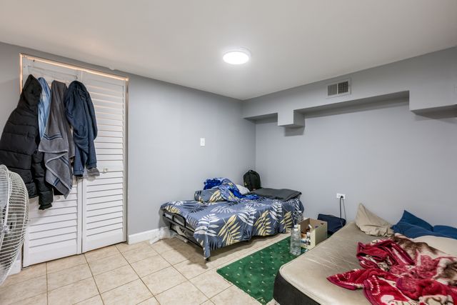 5038 N HARDING Avenue, Chicago, IL 60625