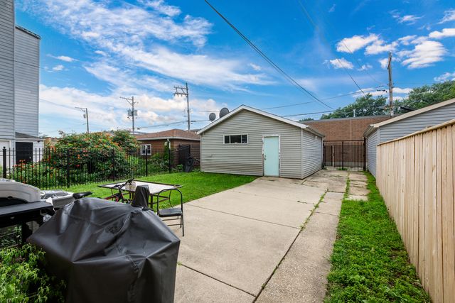 5038 N HARDING Avenue, Chicago, IL 60625