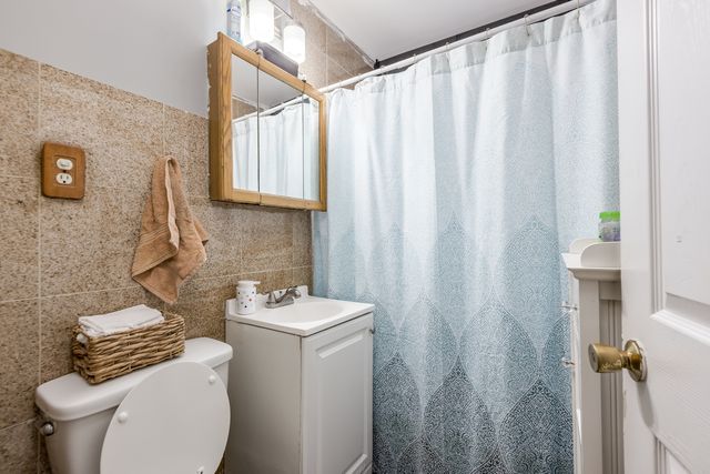 5038 N HARDING Avenue, Chicago, IL 60625