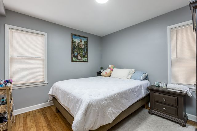 5038 N HARDING Avenue, Chicago, IL 60625