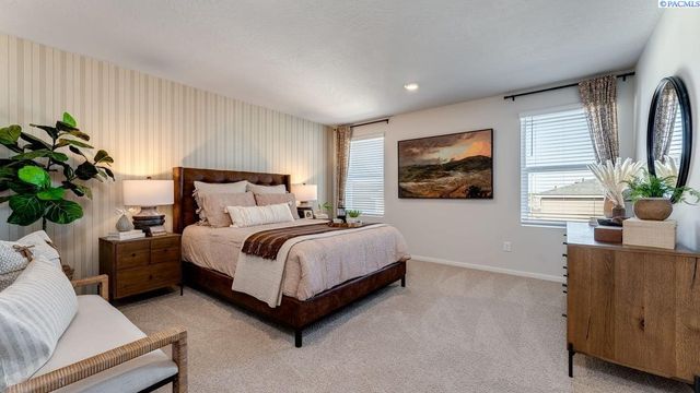 6419 Sandstone Dr, Pasco, WA 99301