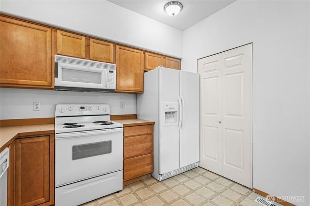 2546 Mitchell Avenue #2, Dupont, WA 98327