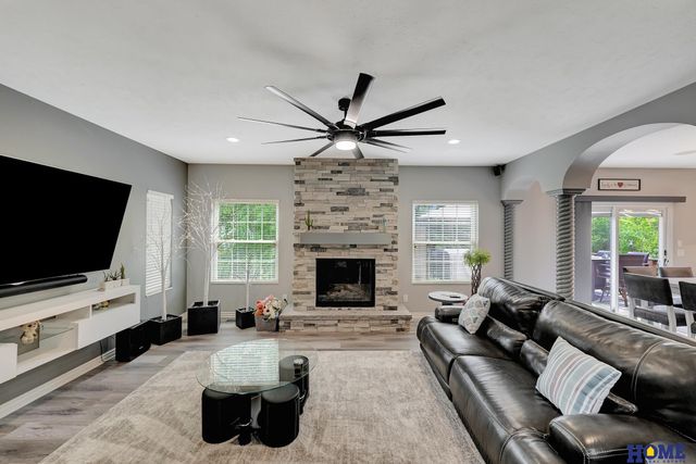 8159 Windmill Drive, Lincoln, NE 68507