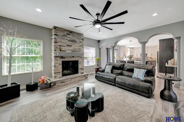 8159 Windmill Drive, Lincoln, NE 68507