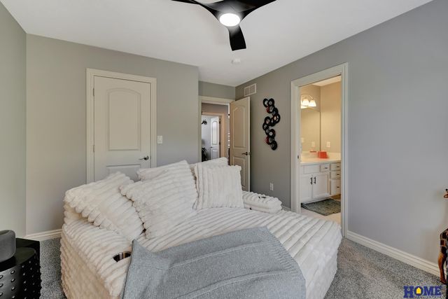 8159 Windmill Drive, Lincoln, NE 68507