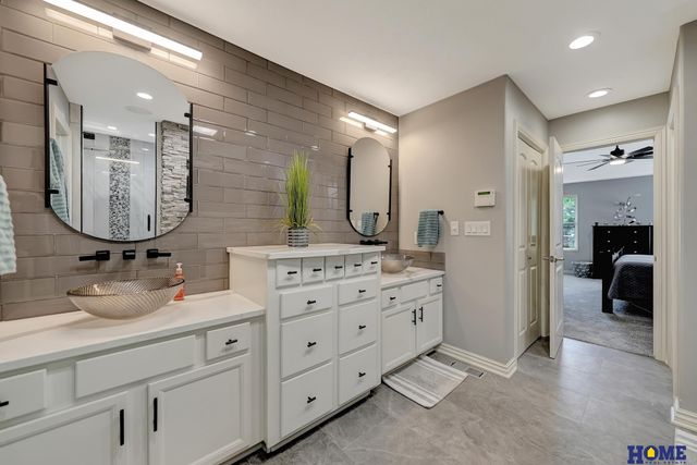 8159 Windmill Drive, Lincoln, NE 68507