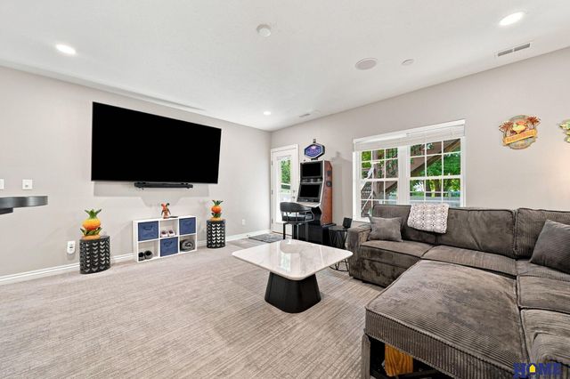 8159 Windmill Drive, Lincoln, NE 68507