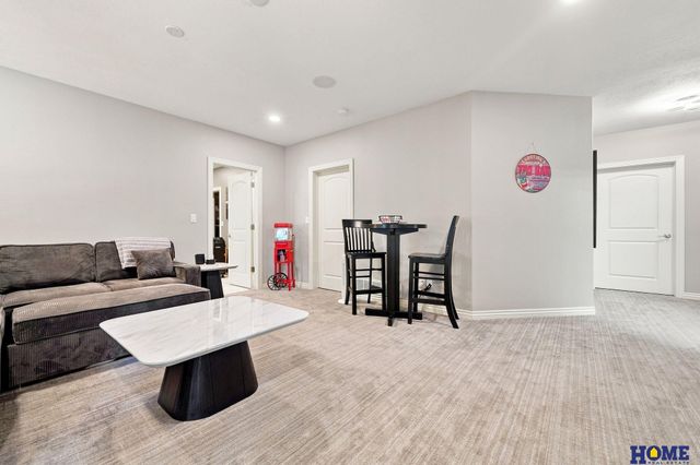 8159 Windmill Drive, Lincoln, NE 68507