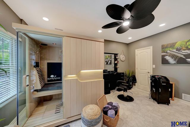 8159 Windmill Drive, Lincoln, NE 68507