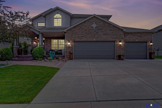 8159 Windmill Drive, Lincoln, NE 68507