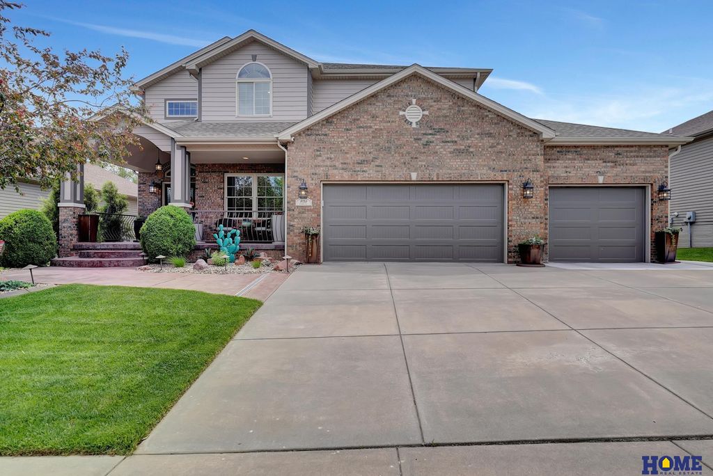 8159 Windmill Drive, Lincoln, NE 68507