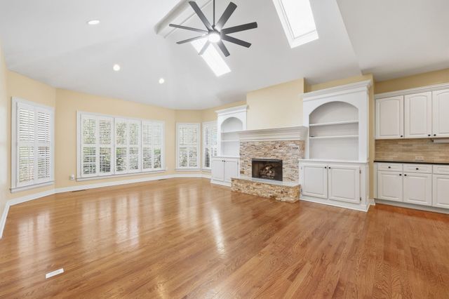 5077 Ivy Bridge Drive, Lexington, KY 40515