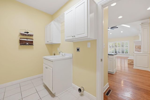 5077 Ivy Bridge Drive, Lexington, KY 40515