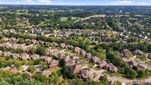 5077 Ivy Bridge Drive, Lexington, KY 40515