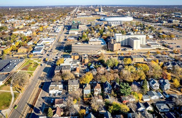 1738 University Avenue W, Saint Paul, MN 55104