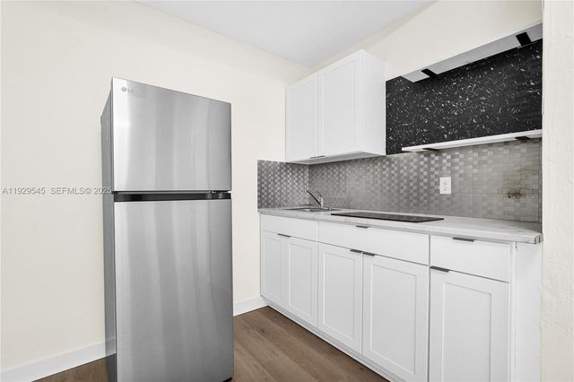 47 NW 49th St 2, Miami, FL 33127