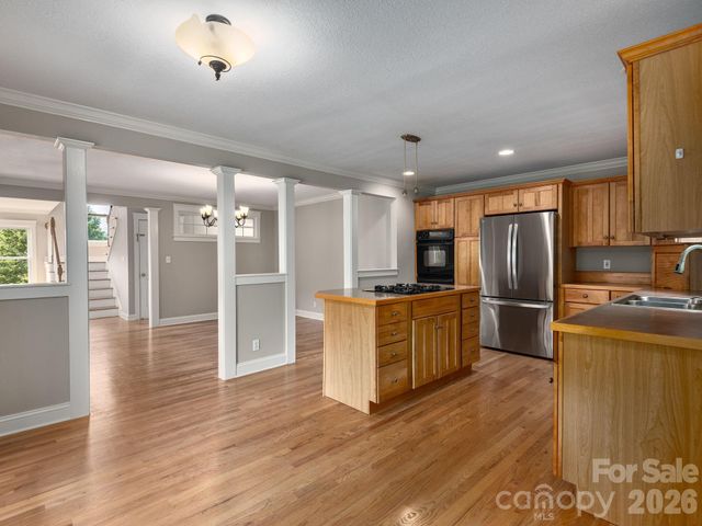 30 Apple Tree Way, Asheville, NC 28805
