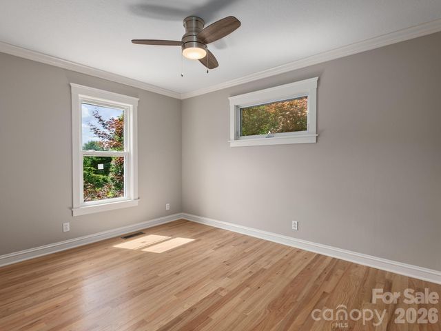 30 Apple Tree Way, Asheville, NC 28805