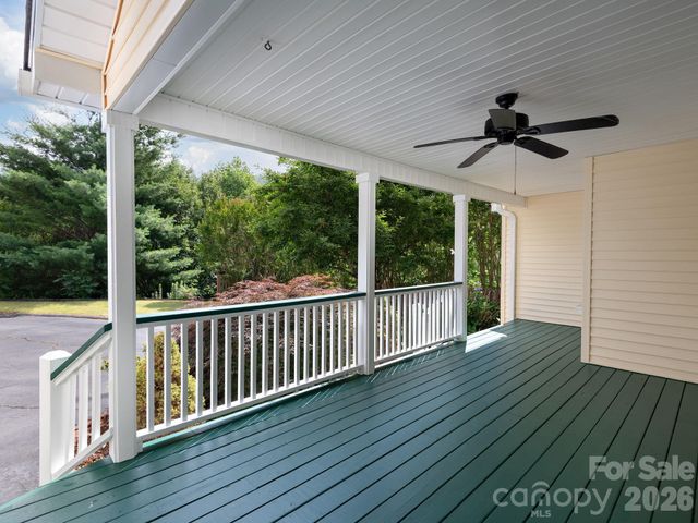 30 Apple Tree Way, Asheville, NC 28805