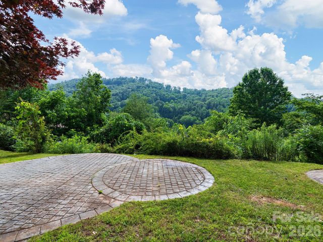 30 Apple Tree Way, Asheville, NC 28805
