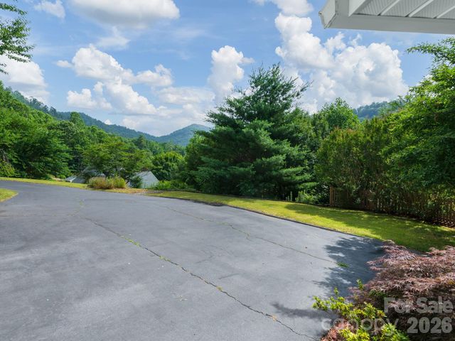 30 Apple Tree Way, Asheville, NC 28805