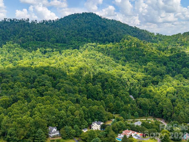 30 Apple Tree Way, Asheville, NC 28805