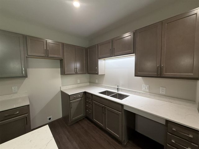 2645 Burton Road Unit: Bld 4, Ann Arbor, MI 48104