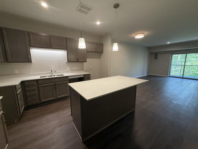 2645 Burton Road Unit: Bld 4, Ann Arbor, MI 48104