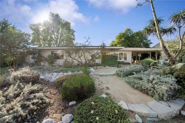 1317 N 2nd Avenue, Upland, CA 91786