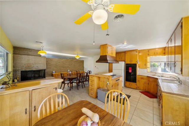 1317 N 2nd Avenue, Upland, CA 91786